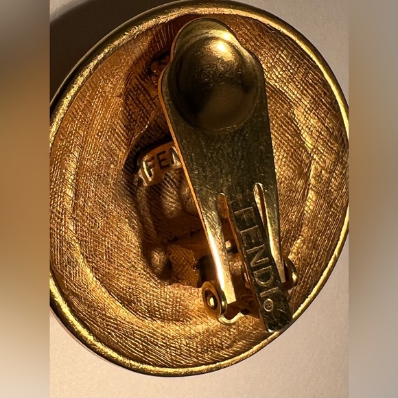 FENDI Bijoux Astrologia Cancer the Crab Clip Earrings - Picture 5 of 8